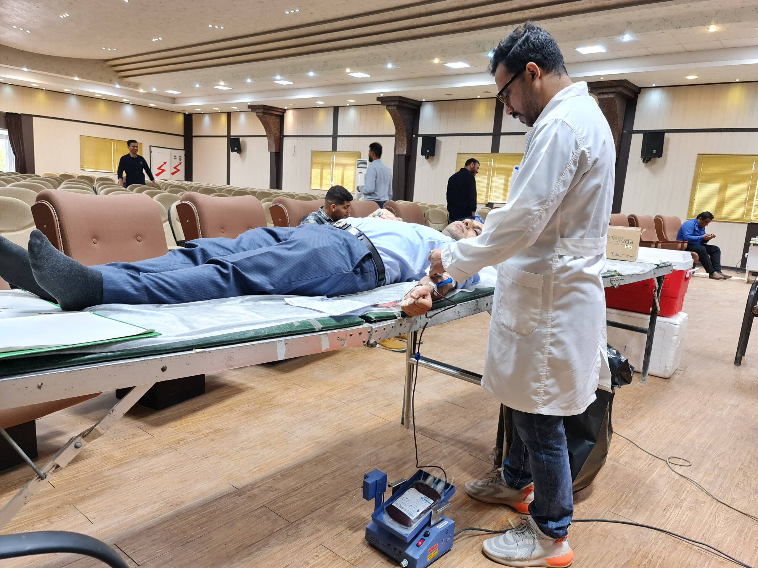 همراهی انتقال خون آبادان برای اهدای خون کارکنان فارابی