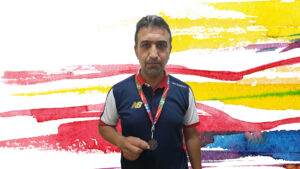 محمود هاشمی مقام سوم اولین دوره مسابقات دارت جام نیشکر را کسب کرد