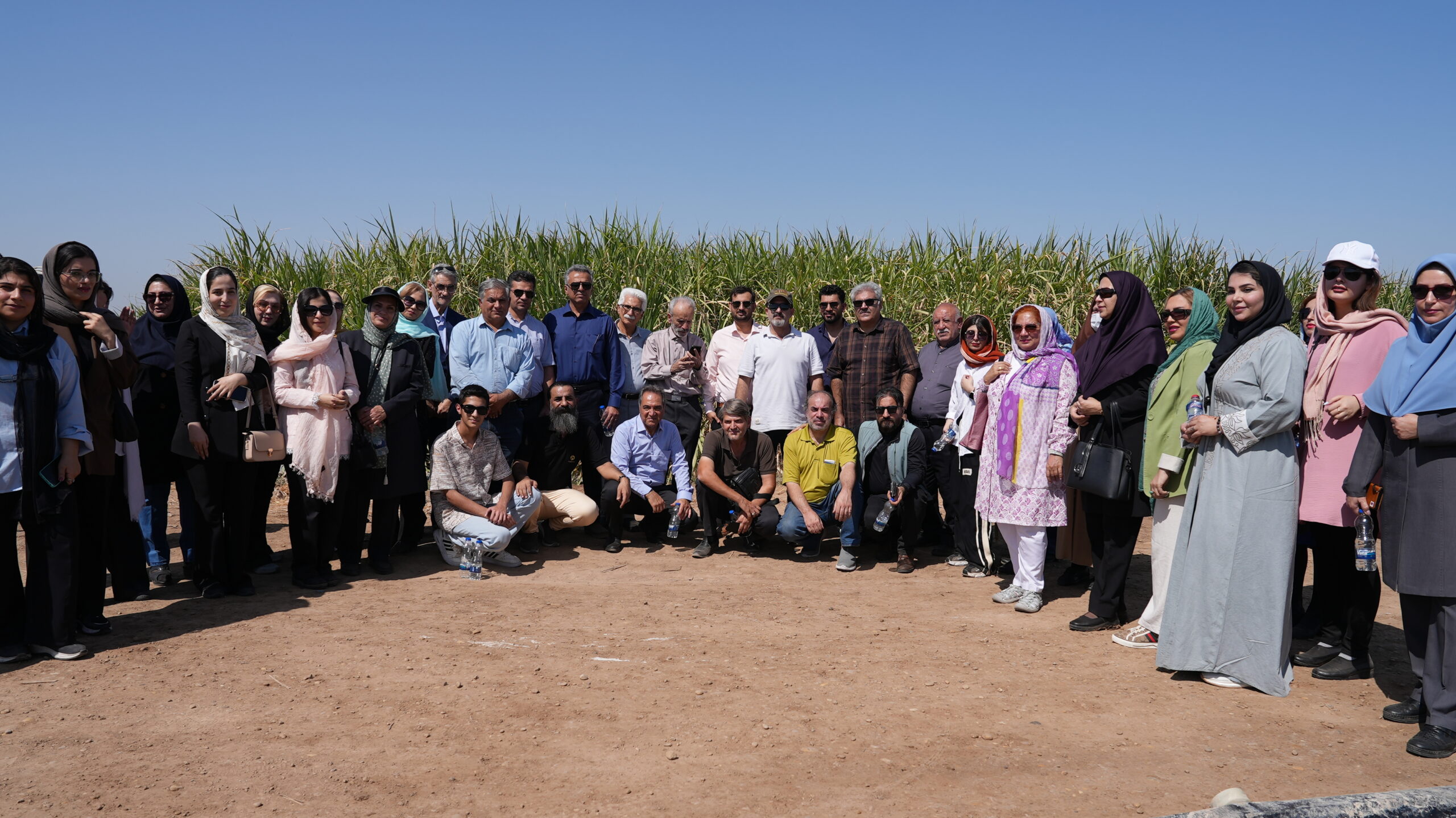 بازدیدشاعران و داستان‌نویسان از نیشکر فارابی