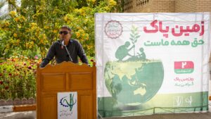 پیشواز روز زمین پاک در کشت و صنعت حکیم فارابی: ۲۰ اصله نخل، هدیه به زمین